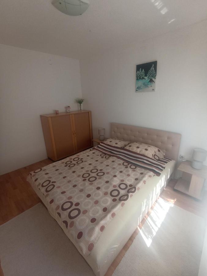 Sleep & Fly - Sarajevo Airport Apartment Dış mekan fotoğraf