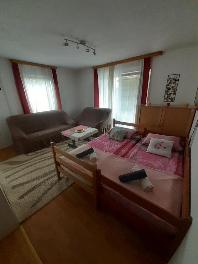 Sleep & Fly - Sarajevo Airport Apartment Dış mekan fotoğraf
