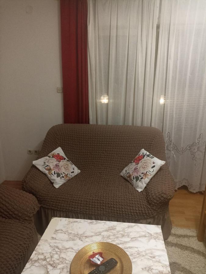 Sleep & Fly - Sarajevo Airport Apartment Dış mekan fotoğraf